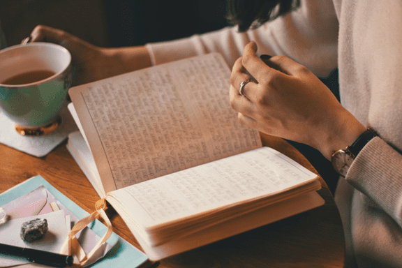 Porta del Artículo Beneficios de la lectura en la salud portada en el Blog Literario A4manos